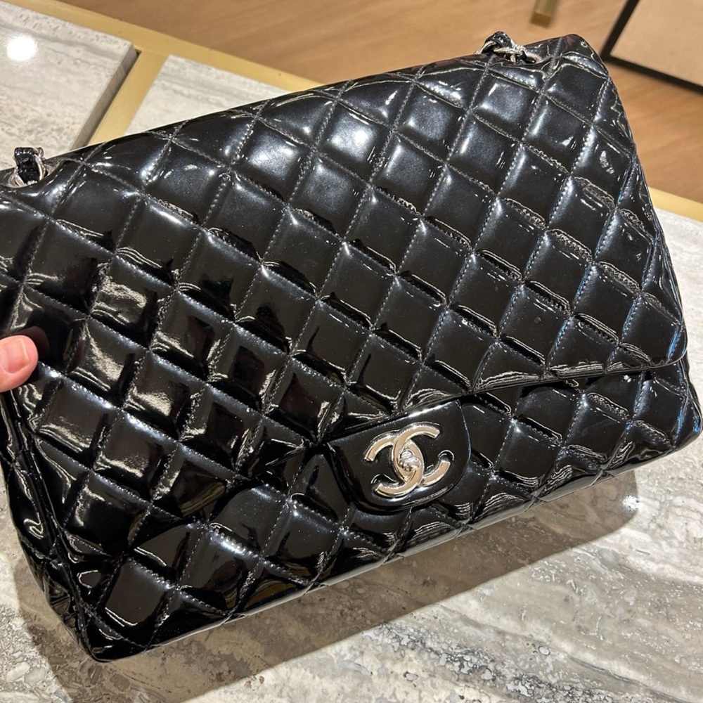 CHANEL™ 2012/13 BLACK PATENT LEATHER MAXI DOUBLE FLAP